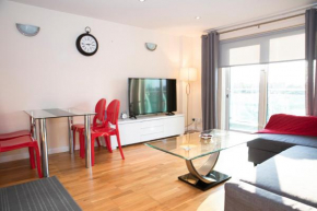 Tranquil Apartment with Stunning Views, Enfield Town